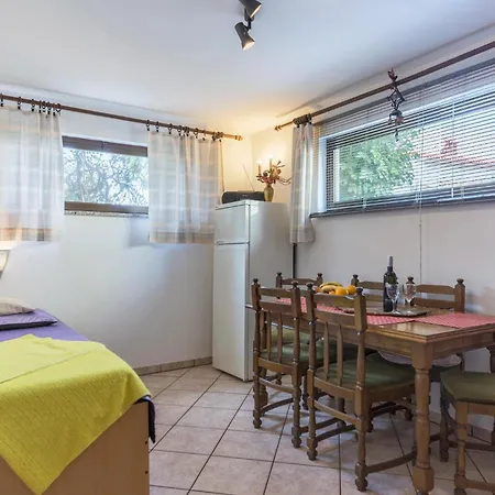 Gorgeous In With Wifi Appartement Pula