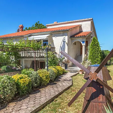 Gorgeous In With Wifi Apartment Pula