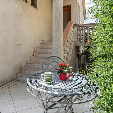 Appartement Gorgeous In With Wifi Pula